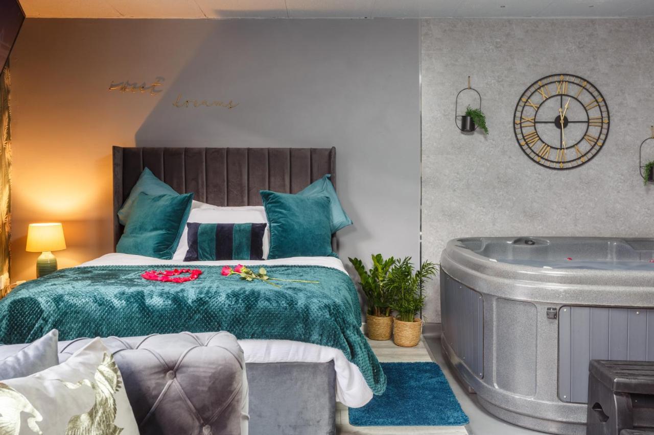 Riverside Studio With Jacuzzi! Sheffield Esterno foto