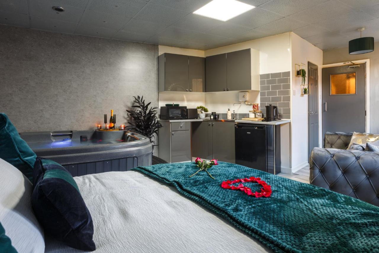 Riverside Studio With Jacuzzi! Sheffield Esterno foto